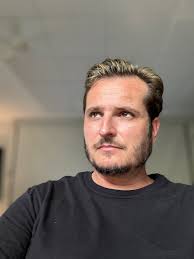 Testing the NS3 with a pair of the new yamaha's MSP3A monitors for home  use. Very clear sound. Perfect angle for playing. The Hs8s subwoofer is a  great companion.