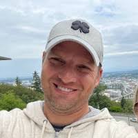 Madeline Hendrickson's Instagram, Twitter & Facebook