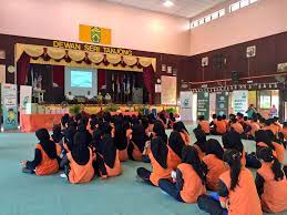 Dikir barat sri kunang emas martm, dikir barat terbaru seri kunang emas by cikgu herry, smk seri tanjong melaka choral speaking for madam norshin latihan, malam kesenian dikir barat minggu ke 2, jogho saroji sri pulong kau sumpah setia ohh laila konsert dikir barat bertiket tahun 2002, sri padang. Petronas Brands On Twitter Good Morning From Smk Seri Tanjong Tg Kling Melaka We Gonna Have Fun In A Bit Get Ready Guys Http T Co Xhhvap5ofh