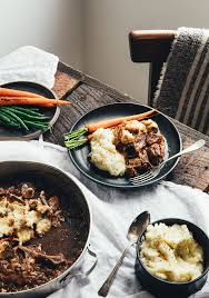 Roti De Palette De Veau Au Gout De Soupe A L Oignon Gratinee Trois Fois Par Jour Recipe Confort Food Recipes Pork And Beef Recipe