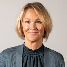 Ginger Holland's Instagram, Twitter & Facebook