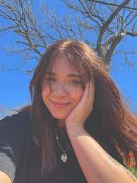 Nina Locker's Instagram, Twitter & Facebook