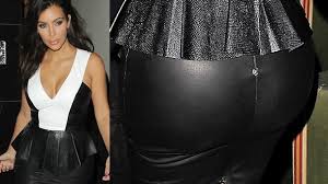 Kourtney , kim , and khloé kardashian , that was launched in 2011. Kim Kardashian Sprengt Kleid Mit Ihrem Hintern