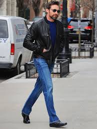 I weighed one hundred and seventy pounds 77 kg, i was six foot two, and i was just skin and bones. Hugh Jackman Style Height And Weights