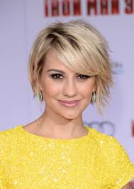 Carre Court Degrade Pointes Effilees Cheveux Blonds Coupe Chic Carre Court Degrade Coiffure Carre Court Cheveux