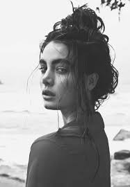 Beautiful Model Black And White Portrait Wow Alison Is Right There Is A Resemblence Between This Beautiful Model And Myself Neat Portrait Beauty Portrait Photography