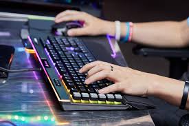 Corsair K95 Rgb Platinum Mechanical Gaming Keyboard 6x Programmable Macro Keys Usb Passthrough Macro Keys Keyboard Usb
