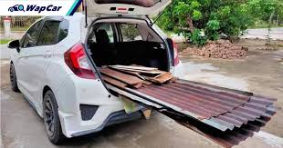 Katanya, berdasarkan pemeriksaan, kereta klon menjadi pilihan golongan berusia 35 hingga 45 tahun dengan membeli kenderaan menerusi laman web yang diperoleh dari singapura. Honda Jazz Kini Tular Dengan Praktikaliti Tempat Duduk Ultra Seat Wapcar
