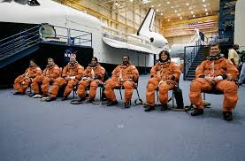 Shuttle Columbia Sts 107 Crew Members Posing For Photo At The Space Vehicle Mockup Facility Svmf From The Left Are Ila Space Nasa Nasa Space Shuttle Sts 107