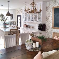 Embodying ideally the climate of a french country decor, this kitchen oozes with a warm, cozy ambiance. French Country Kitchen Decor You Ll Love In 2021 Visualhunt