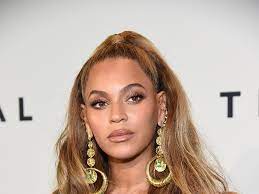 That whole ponytail is all of beyonce's hair girl! Tina Knowles Just Settled The Debate About Beyonce S Real Hair Allure