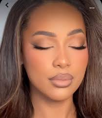 Hey can somene recommend a place who can style hair like so and a makeup  artist. Please advise their Instagram pages or websites thank you.