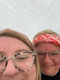 It's a hot one today!!🥵 We are making sure everyone stays hydrated with  our cool refreshing lemonade at Willowood Pool.☀️🍋🌊