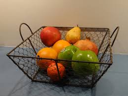 Plateau A Fruits De Forme Carree En Fil De Fer Avec Anses Corbeille De Fruits Panier A Fruits Porte Fruits Presentoir De Table In 2020 Fruit Design Things To Sell Farmhouse Decor