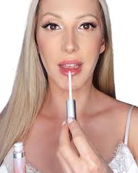 Miracle Plumping Moisturizing Lip Gloss