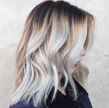 For a modern roots look, sharon dorram, a celebrity colorist at sally hershberger's new york. 20 Visible Roots Hair Color Ideas That Will Convince You To Skip Your Next Touch Up Thefashionspot