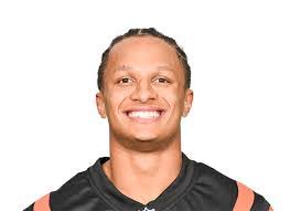 Charlie Jones's Instagram, Twitter & Facebook