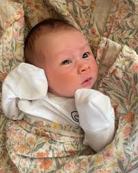 The Many Faces of Lily-Jane It's wild experiencing how quickly her  appearance has changed over two weeks. I still feel awed even after having  seen this with my girlfriends' babies.