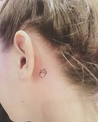 Tattoos behind the ear are cute and look good both on men and women. Acorn Tattoo Behind The Left Ear