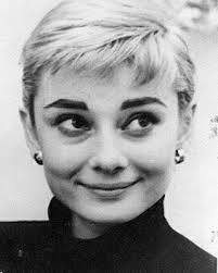Одри хепберн, одри хепбёрн, audrey hepburn, римские каникулы, завтрак у тиффани, мода, стиль, givenchy, грегори пек, как украсть миллион. Audrey Hepburn On Instagram Did You Know That For A Brief Time Audrey Hepburn Was Blonde In 1954 Audrey Hepburn Photos Audrey Hepburn Audrey Hepburn Style