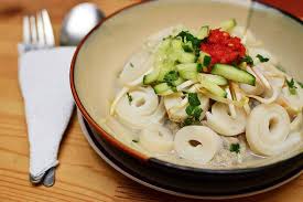 Terdapat pelbagai jenis laksa seperti laksa penang (asam laksa), laksa johor, laksa kuala perlis, laksa kedah (laksa teluk kechai), laksa kelantan, laksa sarawak, laksa terengganu, laksa ipoh. Resepi Laksam Kelantan Yang Lemak Berkrim Ceriasihat