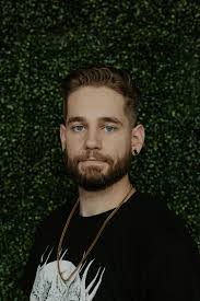 Hunter Mize's Instagram, Twitter & Facebook