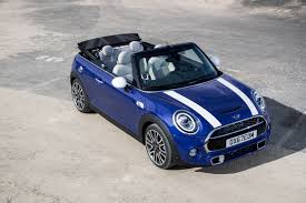 2019 Mini Hatch And Convertible Get A Facelift For Detroit Carscoops In 2020 Mini Cabrio Mini Cooper Hardtop Mini Cooper S