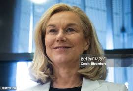 25 Photos & High Res Pictures