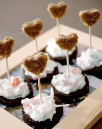 Ruck Zuck Snack Sektempfang Stehtische Hochzeit Hochzeit Ruckzucksnack Sektempfang Stehtische Lecker Essen Und Trinken Leckere Salate