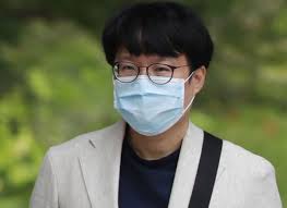 뒤늦게 불미스러운 이번 일에 대해 얘기 듣고 당혹감과 황망함에 어찌할 바를 모르다가, 부끄러움과 염치 불고하고 사과의. ìœ¤ì„œì¸ Bjê°ë™ëž€ì— ìŠ¤í°ë…€ ë¹„í•˜ ë…¼ëž€ ì§€ì¸ ë§žìž¥êµ¬ì³ì¤€ ê²ƒ ë¨¸ë‹ˆs