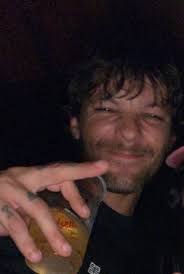 #louis tomlinson drink problem
