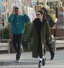 Kendall jenner is a 25 year old american model. Kendall Jennershopping With Jordan Clarkson Sport Outfits Kendall Jenner Kendall