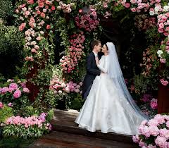 See Miranda Kerr S Stunning Dior Couture Gown For Her Wedding To Evan Spiegel Kleid Hochzeit Hochzeitsfeier Ideen Brautbedarf