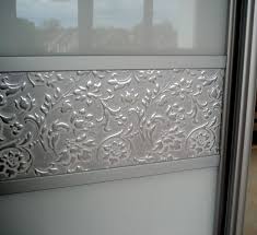 Porte de placard coulissante, porte de placard pliante, vantail, porte miroir pour colonne, façade sous comble, éléments la catégorie placard et accessoires présente également différents types de rails et accessoires porte de placard (rails de porte coulissante, kit guide haut. Decoration Porte Photo De Dressing Placard Champagne Multipose