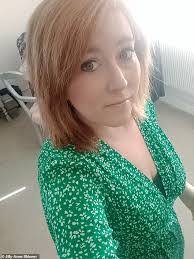 Anne Skinner's Instagram, Twitter & Facebook