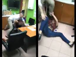 Arti mimpi, tafsir mimpi, primbon mimpi lengkap mimpi adalah pengalaman dibawah alam sadar yang melibatkan penglihatan, pendengaran, pikiran, perasaan, atau indra lainnya dalam tidur. Doktor Dibelasah Gara Gara Curang Dengan Isteri Orang