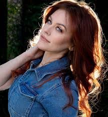 Anna Prosser's Instagram, Twitter & Facebook