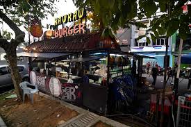 Upon reaching the count the menu looked interesting and the prices looked relatively expensive but being a avid burger fan i did not want to rule them out till i get quick answers from burger bakar kaw kaw staff and past visitors. Burger Kaw Kaw Pamer Rasa Bertaraf Hotel Wilayahku
