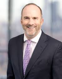 Kelly Currie's Instagram, Twitter & Facebook