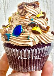 Cupcakes Chocolat A La Chantilly Mascarpone Chocolat Au Lait Eclats D Amandes Et M M S Gateau Et Cuisine Mascarpone Chocolat Chocolat Au Lait Cupcake Chocolat