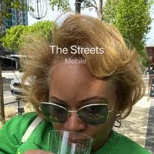 Toria Shaw's Instagram, Twitter & Facebook