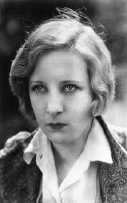 19 Gwen lee Images: PICRYL