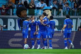 De virada, Gr&ecirc;mio vence a Chapecoense na Arena e se afasta do Z-4 | Jornal do Com&eacute;rcio