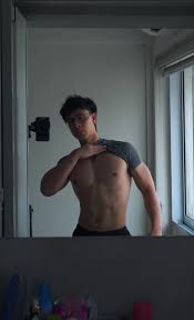 Hot SG Chinese guy mirror shirtless flexing 14 - ThisVid.com