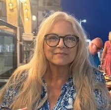 Anyone who was in maltby grammar school maltby near Rotherham from sept  1969 . In class 1T Tutor Mr Evan's . I remember Janet Hearn , carol powney  , I think Lindsay