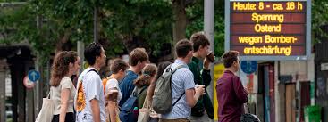 Die polizei ruft dazu auf, die sperrzone rechtzeitig zu räumen. Frankfurt Evakuierung Wegen Bombenentscharfung