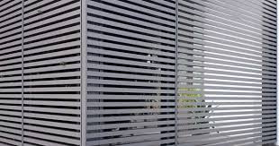 Zaune Tore Sichtschutz Mit Geraden Paneelen Oder In Geschlossener Bauweise Zaun Kaufen Sichtschutz Aluminium Gartenzaun Alu