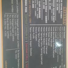 Ice cream ini akan memuat anda merasakan sensasi es krim cone. Foto Di Warung Citra Blora Jawa Tengah