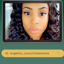 Angelina Horne's Instagram, Twitter & Facebook