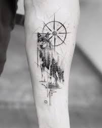 Increible Por John El Hamburgo Reservas Tatuaje Tatuajes De Lobos Tatuaje De Flecha Y Brujula Tatuaje Lobo Pequeno
